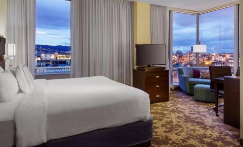 Courtyard Portland City Center