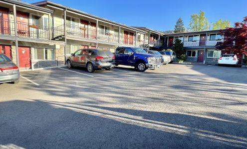 TIMBERS INN AND SUITES