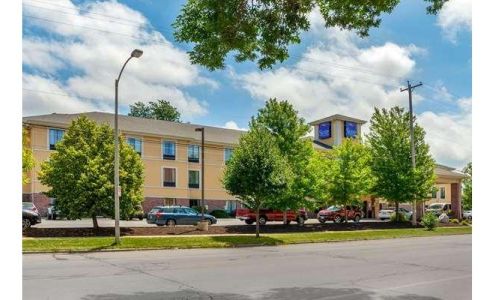 Sleep Inn & Suites Milwaukee Airport