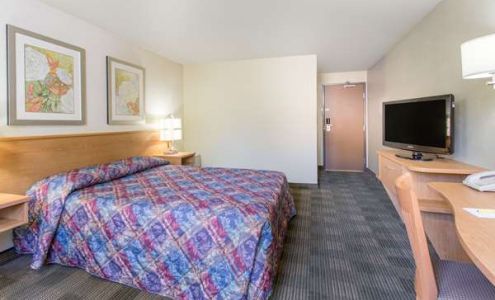 Super 8 by Wyndham Lacey Olympia Area