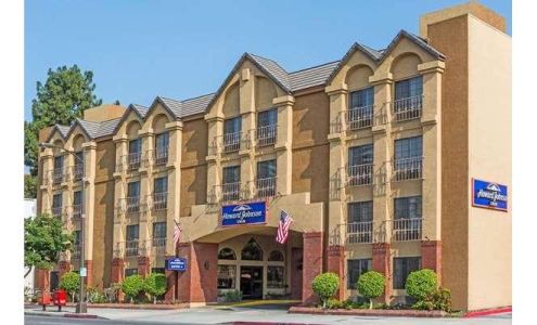 Howard Johnson by Wyndham Pasadena