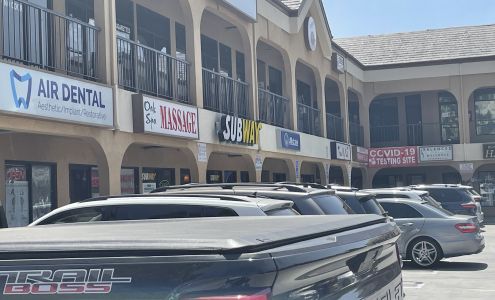 Glenoaks Plaza Shopping Center