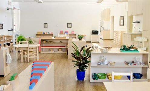 Guidepost Montessori at Herndon