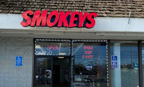 Smokey's Smoke Shop