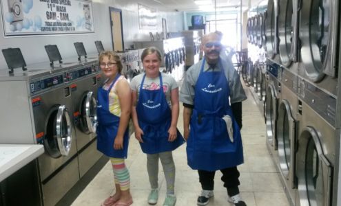 Casa Lavanderia Coin Laundromat