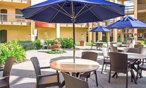 Comfort Inn & Suites