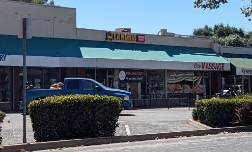 Mina Bazaar & Thrift Shop