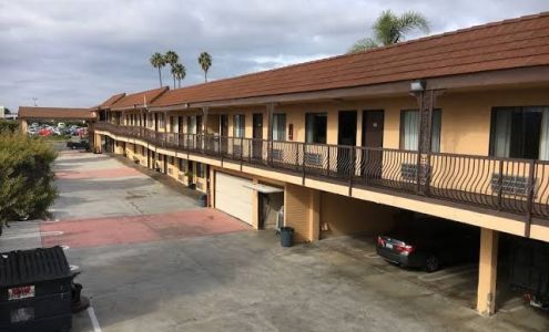 Del Amo Inn