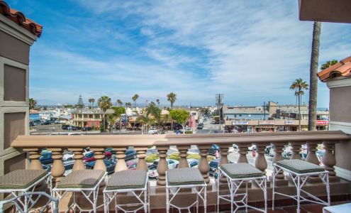 Doryman's Oceanfront Inn