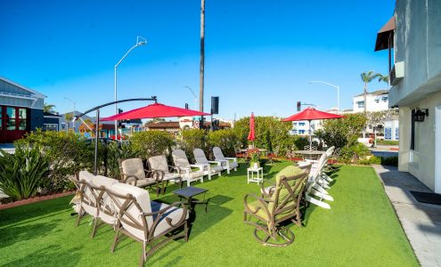 Little Inn By the Bay