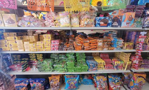 Dulceria Piñata Festival