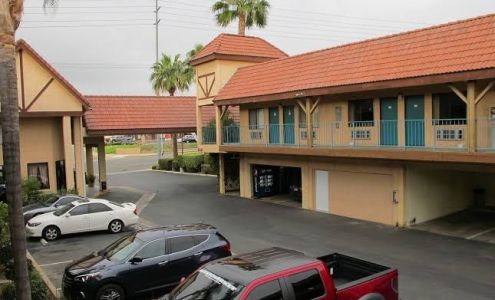 Howard Johnson by Wyndham Norco