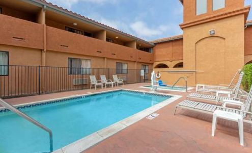 QUALITY INN & SUITES OCEANSIDE NEAR CAMP PENDLETON