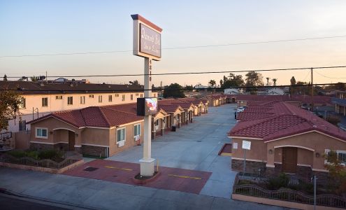 Diamond Bell Inn & Suites