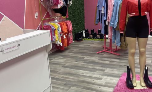 Cash's Ladies Apparel