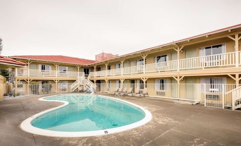 Red Lion Inn & Suites Redding