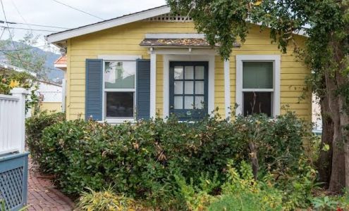 Secret Garden Inn & Cottages