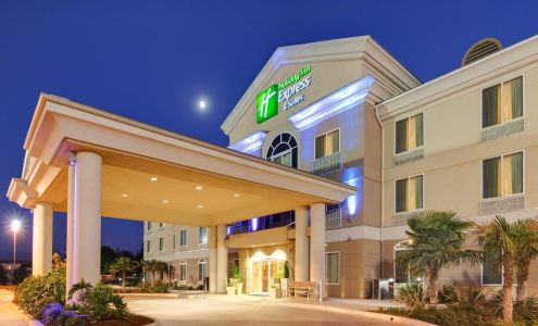 Holiday Inn Express & Suites Porterville by IHG