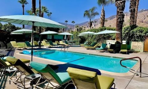 Vista Grande Resort - A Gay Men's Resort