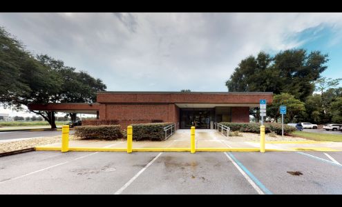 Bank of America (with Drive-thru services)