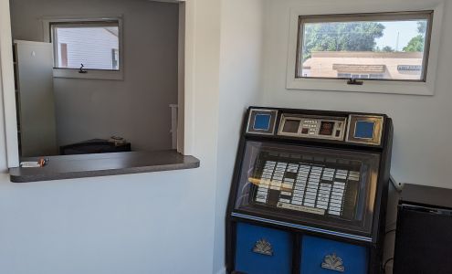 Salt and Light DPC 213 N 5th St, Petersburg Illinois 62675