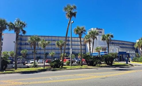 Days Inn by Wyndham Panama City Beach/Ocean Front