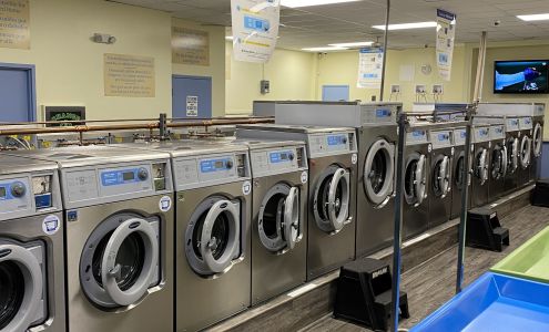 Naples Super Laundromat
