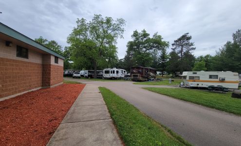 Veterans Memorial Campground West Salem