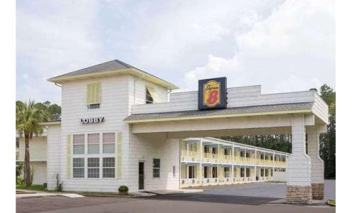 Super 8 by Wyndham Kingsland I-95/ Naval Base Area