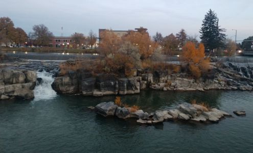 Nicole Beebe Realtor Century 21 High Desert