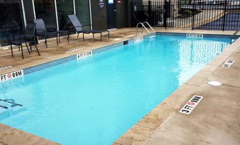 La Quinta Inn & Suites by Wyndham Locust Grove