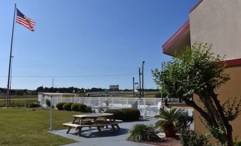 Super 8 by Wyndham Tifton