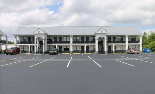 Travelodge by Wyndham Calhoun South I-75