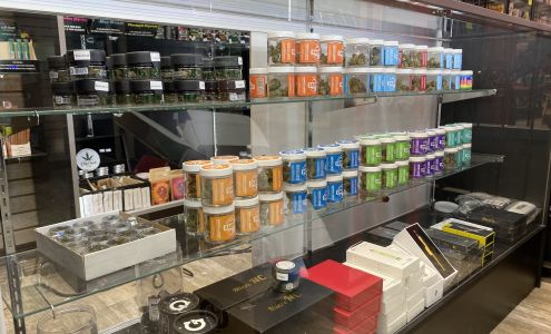 SMOKE EZ VAPE & CBD - More