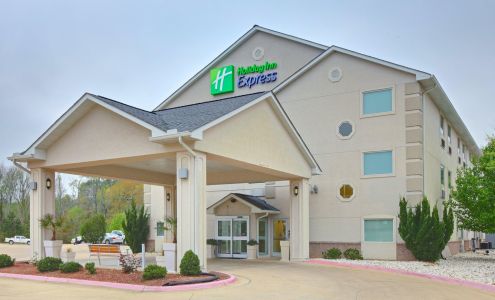 Holiday Inn Express & Suites El Dorado by IHG