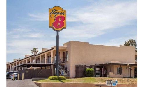 Super 8 by Wyndham Barstow