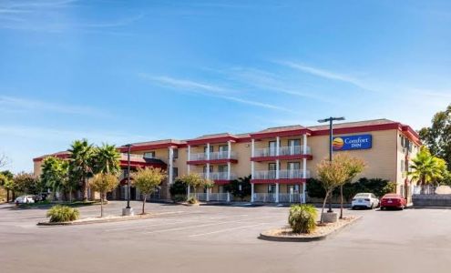 Comfort Suites Red Bluff near I-5