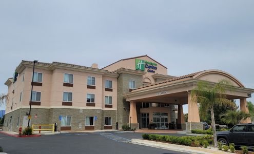 Holiday Inn Express & Suites Redding, an IHG Hotel