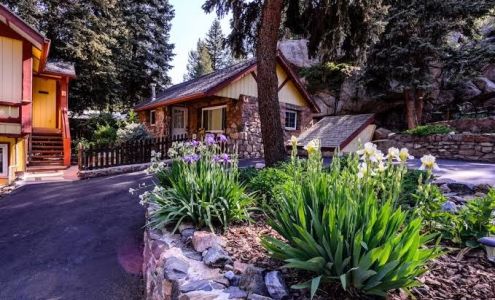 Alpen Way Chalet Mountain Lodge