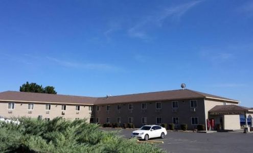 Super 8 by Wyndham Lewiston