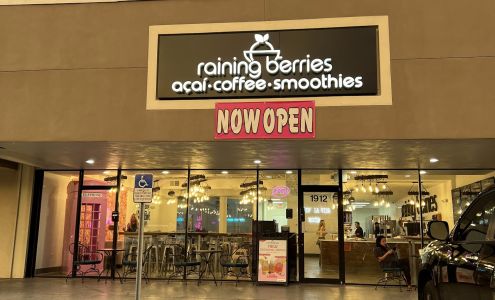 Carriage Trade Plaza