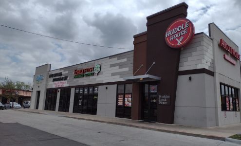 Twin Lakes Shopping Center