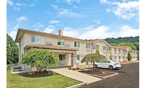 Super 8 by Wyndham Canonsburg/Pittsburgh Area