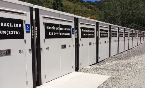 Mast Farm Storage Vilas