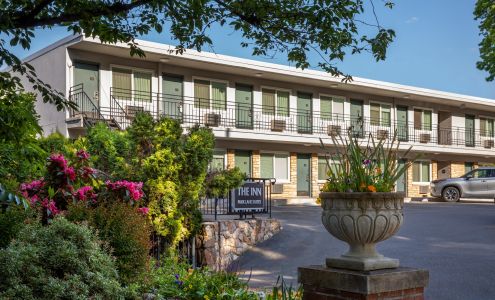 Park Lane Suites and Inn