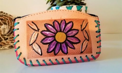 Rosie's Market Y Mas Burns