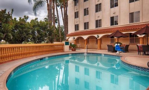 Hampton Inn & Suites Santa Ana/Orange County Airport