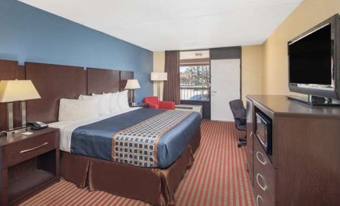 Travelodge by Wyndham Savannah Area/Richmond Hill