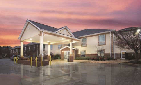 La Quinta Inn by Wyndham Calhoun