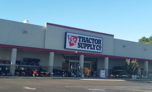 Tractor Supply Russellville